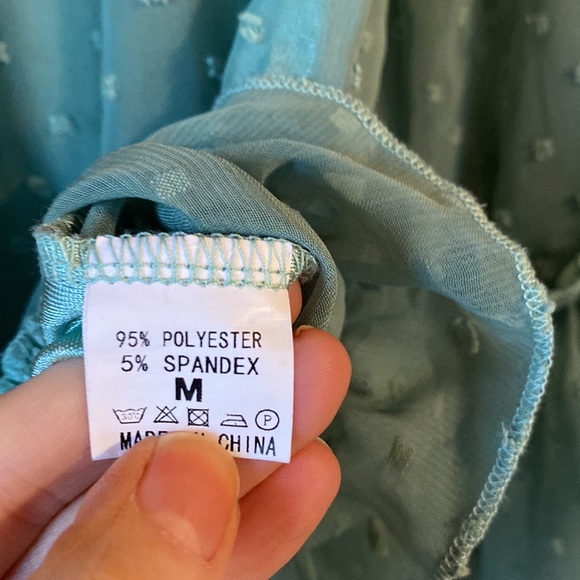 Gorgeous bell sleeve boho off shoulder top - Picture 5 of 5